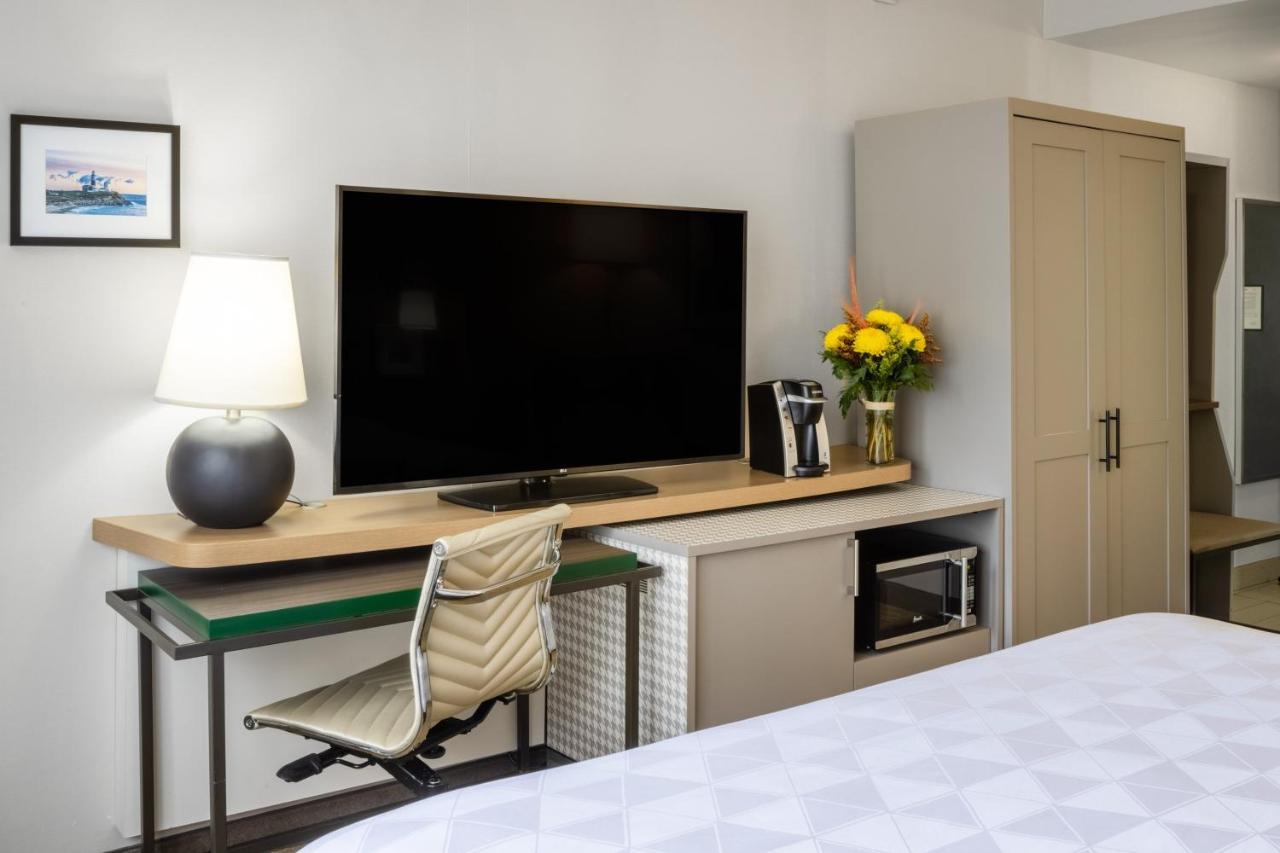 - Long Island - Islip Arpt East By Ihg Hotel