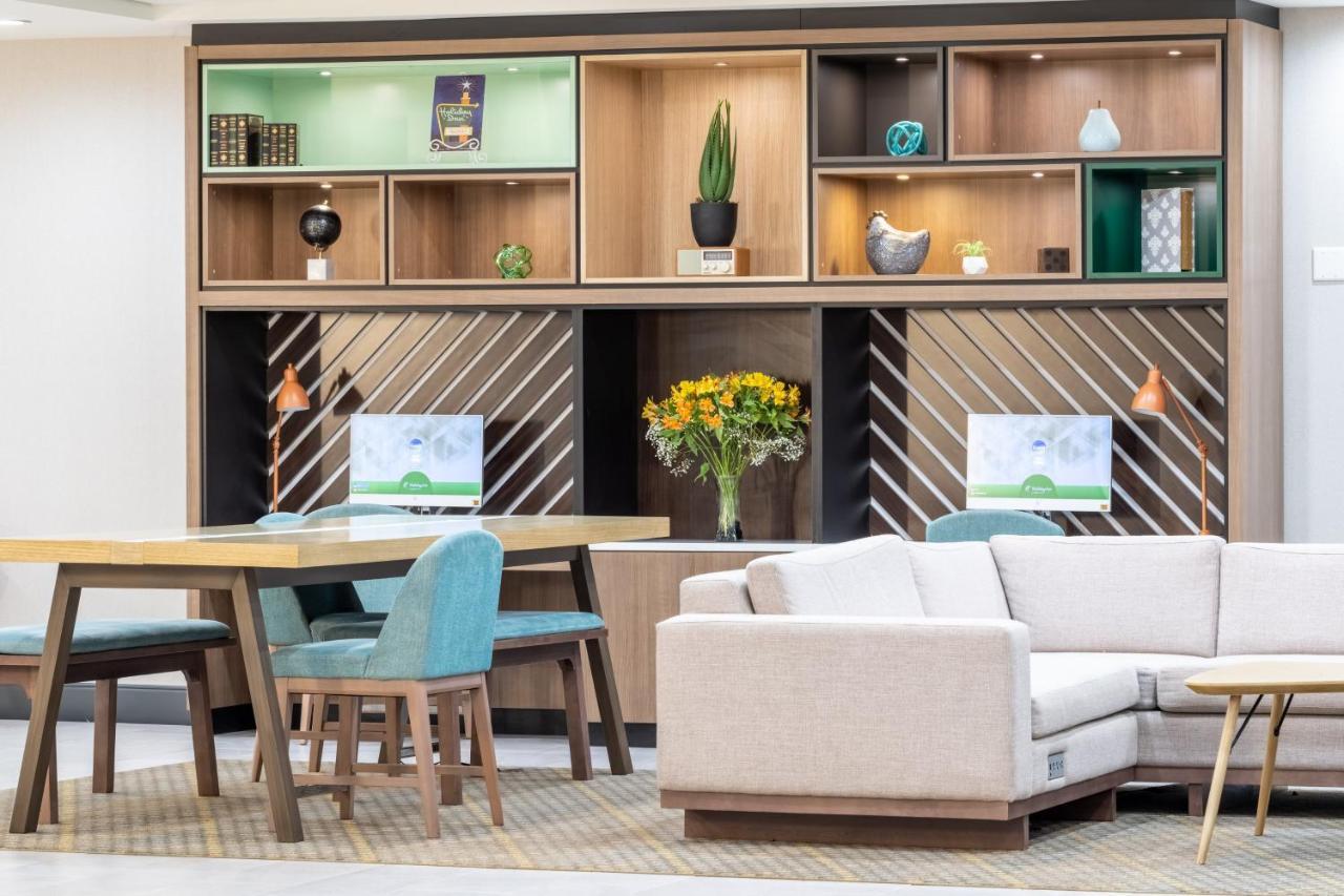 - Long Island - Islip Arpt East By Ihg Holtsville