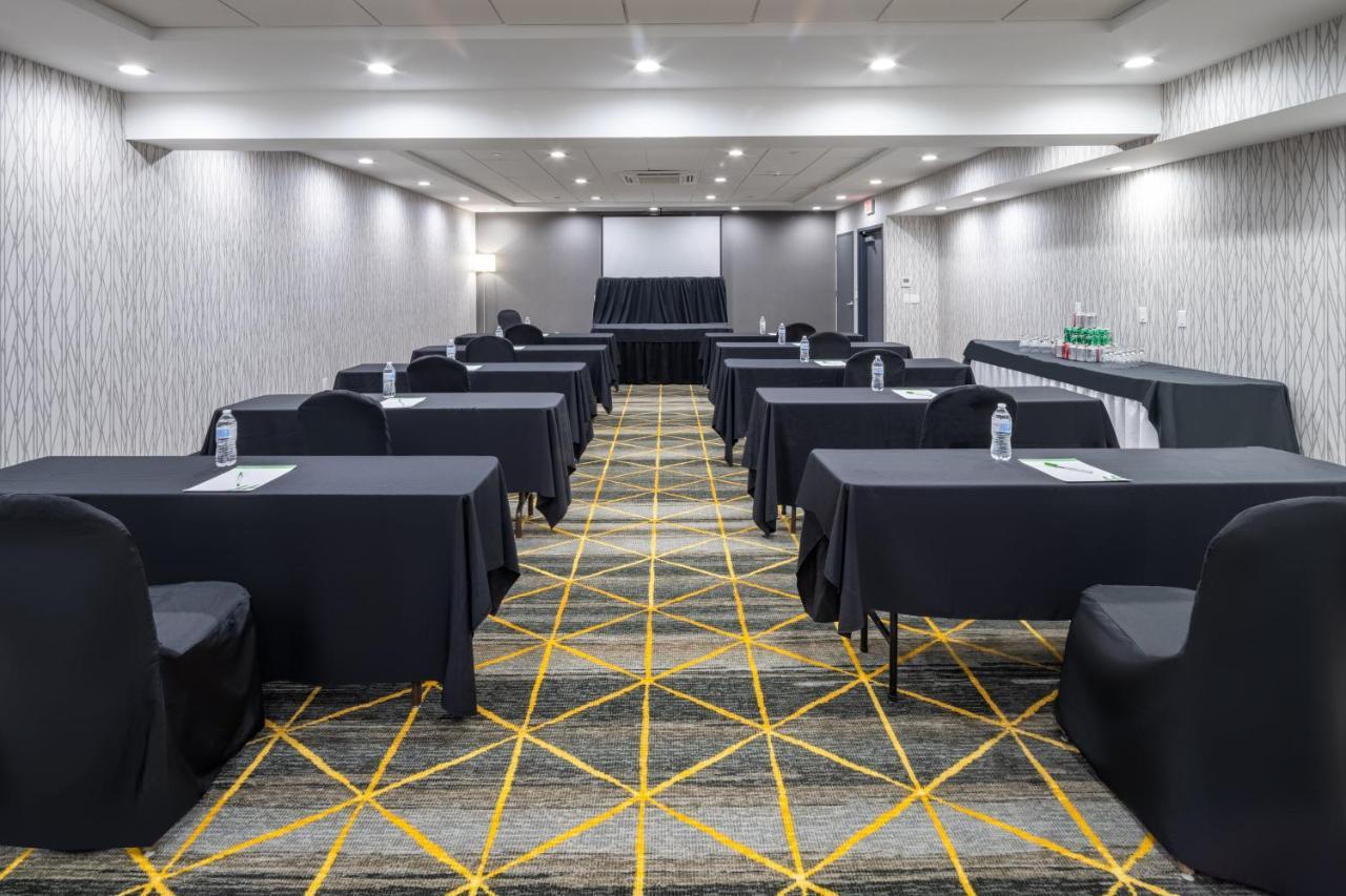 - Long Island - Islip Arpt East By Ihg Hotel 3*