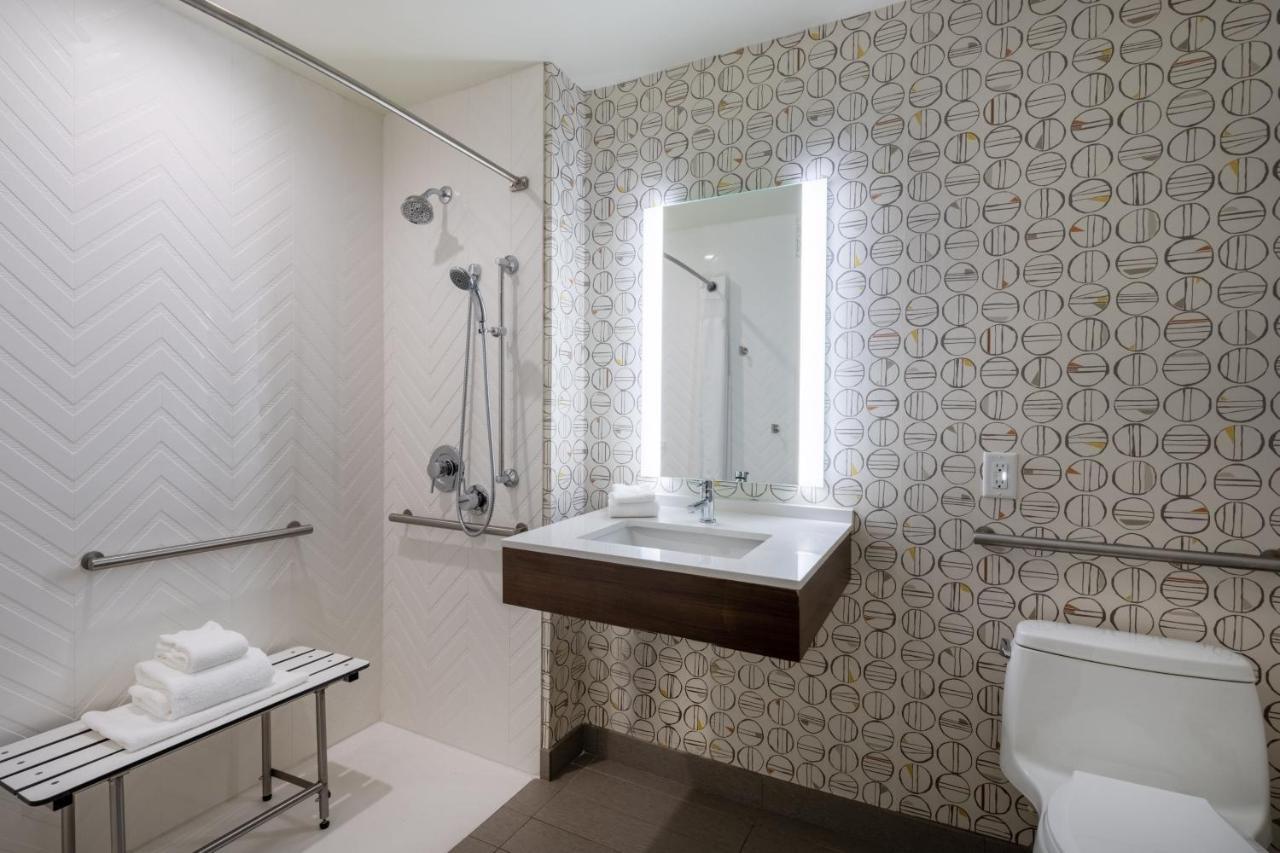 - Long Island - Islip Arpt East By Ihg 3* Holtsville
