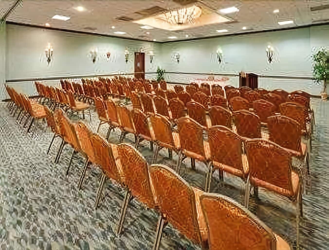 - Long Island - Islip Arpt East By Ihg Hotel